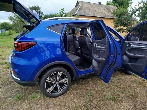 MG ZS EV 2020 синий - фото 12
