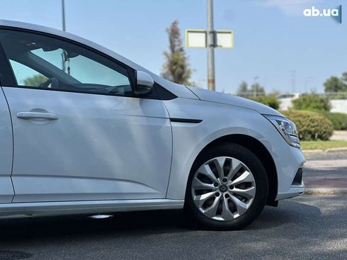 Renault Megane 2018 - фото 13