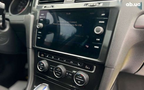 Volkswagen e-Golf 2017 - фото 10
