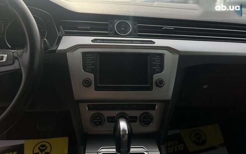 Volkswagen Passat 2015 - фото 17
