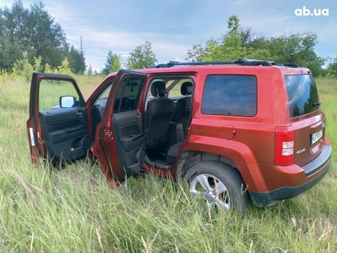 Jeep Patriot 2012 красный - фото 9