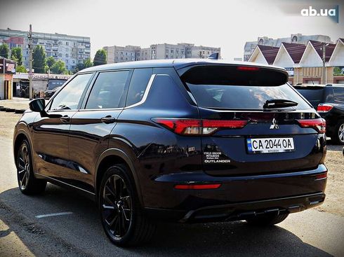 Mitsubishi Outlander 2022 - фото 4