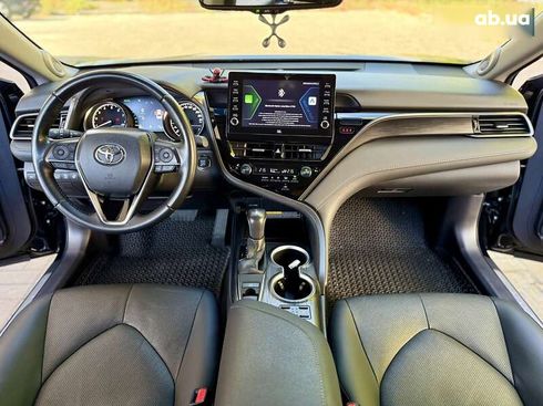 Toyota Camry 2022 - фото 26