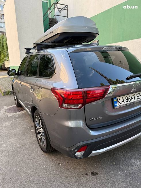 Mitsubishi Outlander 2018 серый - фото 19