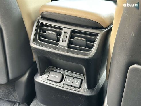Lexus ES 2021 - фото 18
