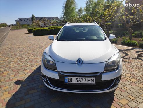 Renault Megane 2012 белый - фото 2