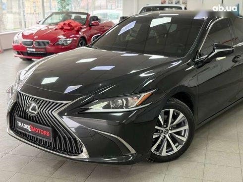 Lexus ES 2018 - фото 14