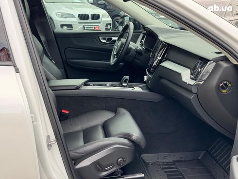 Volvo XC60 2023 белый - фото 33