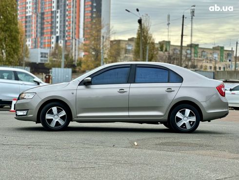 Skoda Rapid 2013 бежевый - фото 8