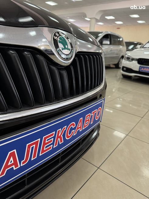Skoda Fabia 2012 черный - фото 3