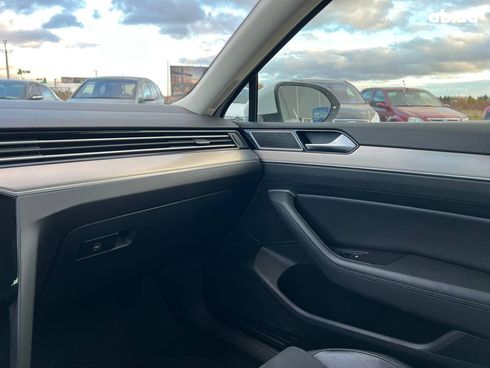 Volkswagen Passat 2016 белый - фото 32