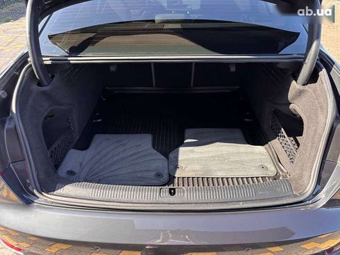 Audi A4 2017 - фото 19