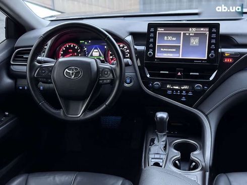 Toyota Camry 2022 - фото 25