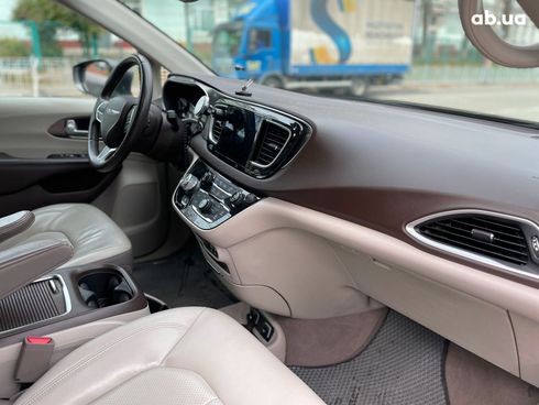 Chrysler Pacifica 2017 серый - фото 37