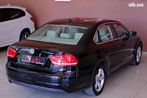 Volkswagen Passat 2015 черный - фото 5