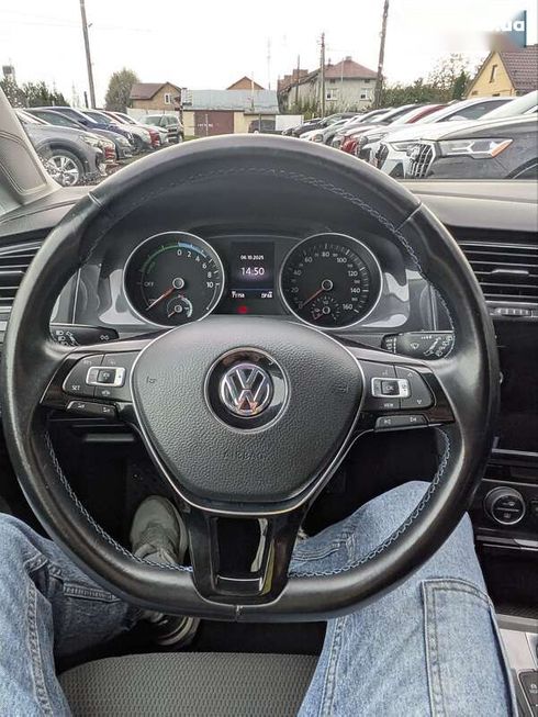 Volkswagen e-Golf 2020 - фото 11