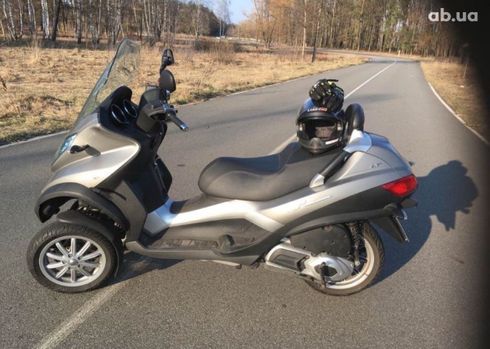 Piaggio Mp3 2011 серебристый - фото 2