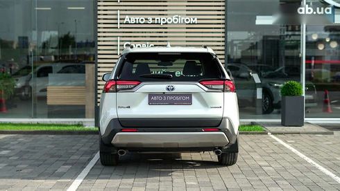 Toyota RAV4 2023 - фото 3