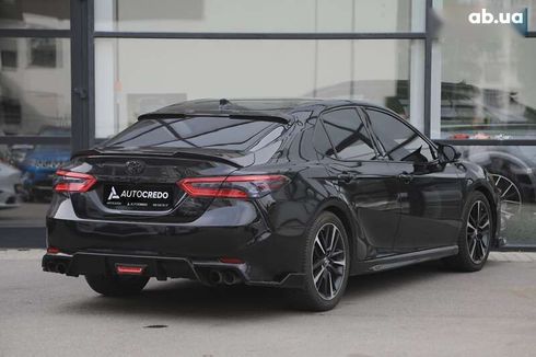Toyota Camry 2019 - фото 2
