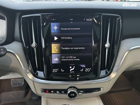 Volvo V60 2021 белый - фото 18