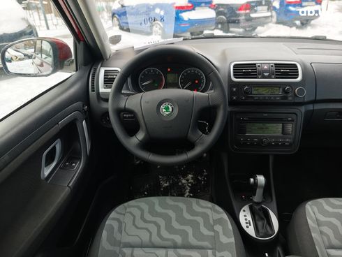 Skoda Fabia 2009 красный - фото 15