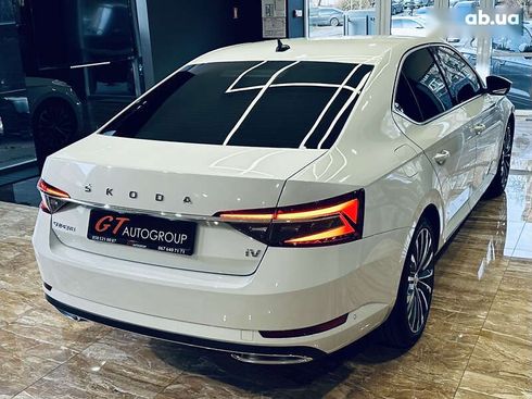 Skoda Superb 2021 - фото 7