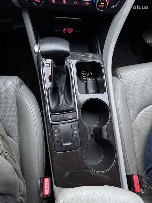 Kia Optima 2015 белый - фото 15