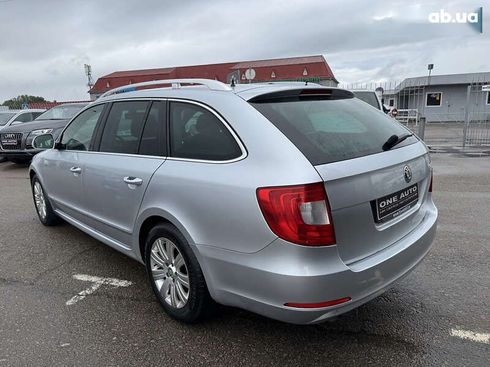 Skoda Superb 2011 - фото 8