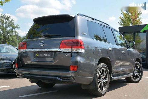 Toyota Land Cruiser 2017 - фото 14