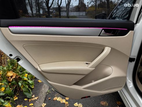 Volkswagen Passat 2012 белый - фото 25