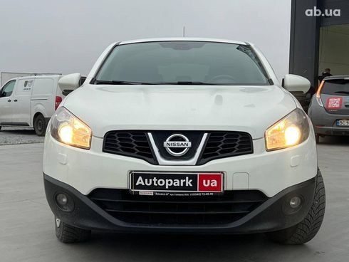 Nissan Qashqai 2011 белый - фото 2