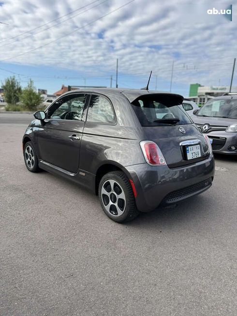 Fiat 500E 2017 - фото 7