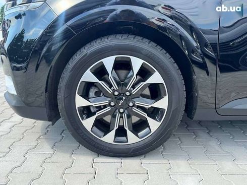 Kia Carnival 2021 - фото 12