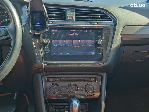 Volkswagen Tiguan 2018 белый - фото 16