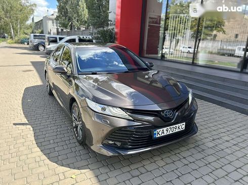 Toyota Camry 2020 - фото 3