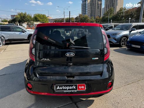 Kia Soul 2018 серый - фото 6