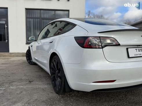 Tesla Model 3 2022 - фото 14