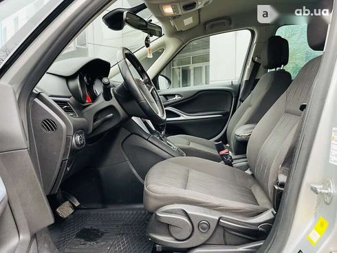 Opel Zafira 2016 - фото 14