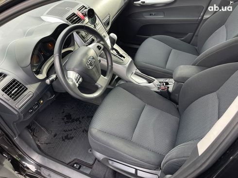 Toyota Auris 2010 - фото 14