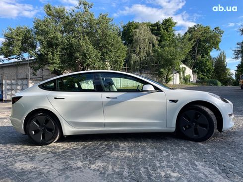 Tesla Model 3 2021 белый - фото 4