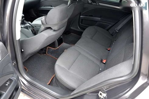 Skoda Superb 2011 - фото 19