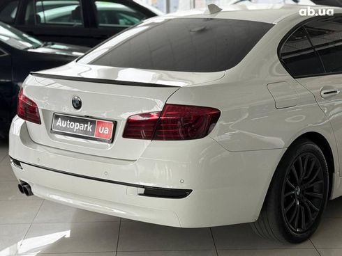 BMW 5 серия 2016 белый - фото 8