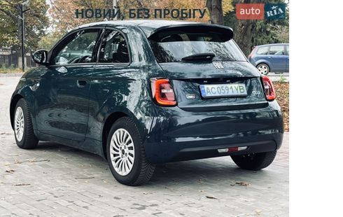 Fiat 500E 2023 зеленый - фото 8