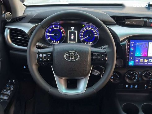 Toyota Hilux 2017 - фото 30