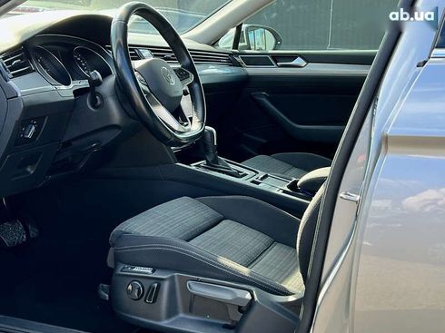 Volkswagen Passat 2021 - фото 24