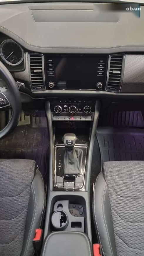 Skoda Kodiaq 2022 - фото 6