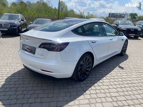 Tesla Model 3 2021 - фото 7
