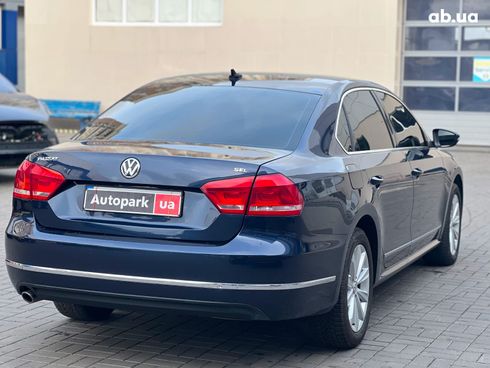 Volkswagen passat b7 2012 синий - фото 5