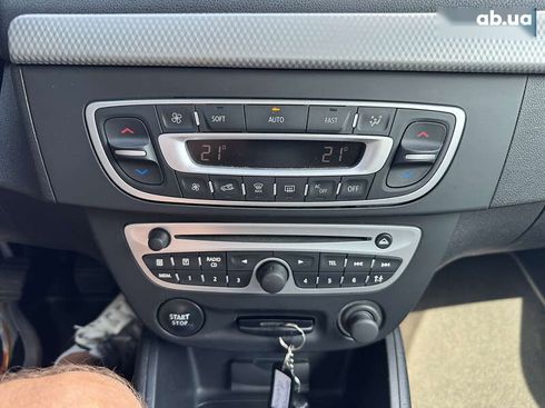 Renault Fluence 2011 - фото 26