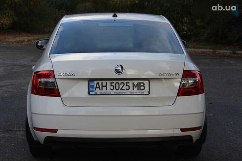 Skoda Octavia 2019 - фото 11